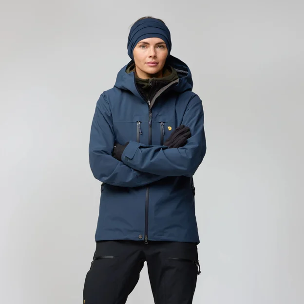 Fjällräven Bergtagen GTX Pro Jacket W Women’s Mountaineering jackets Model Angle F 94280