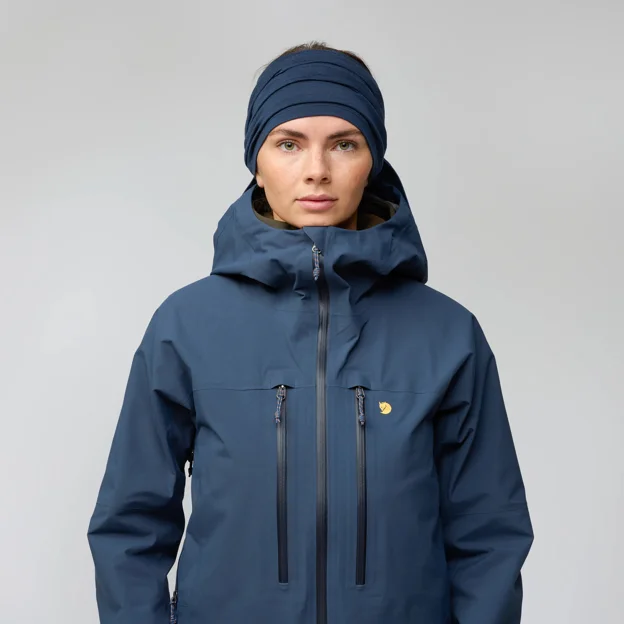 Fjällräven Bergtagen GTX Pro Jacket W Women’s Mountaineering jackets Model Angle G 94388