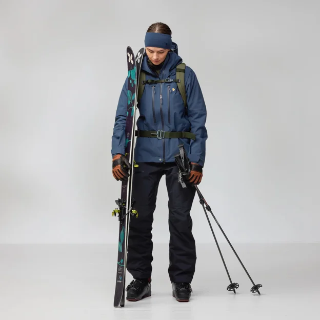 Fjällräven Bergtagen GTX Pro Jacket W Women’s Mountaineering jackets Model Angle I 94332