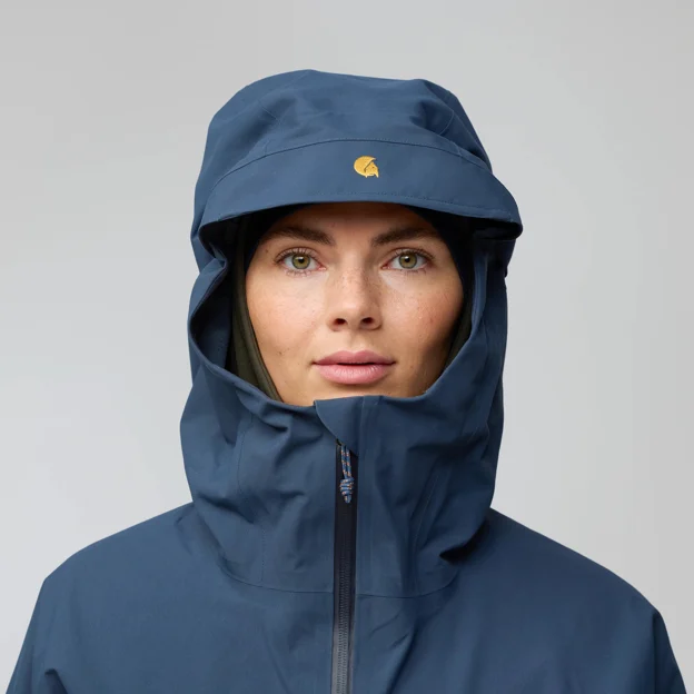 Fjällräven Bergtagen GTX Pro Jacket W Women’s Mountaineering jackets Model Angle J 94357