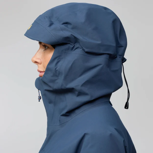 Fjällräven Bergtagen GTX Pro Jacket W Women’s Mountaineering jackets Model Angle K 94392