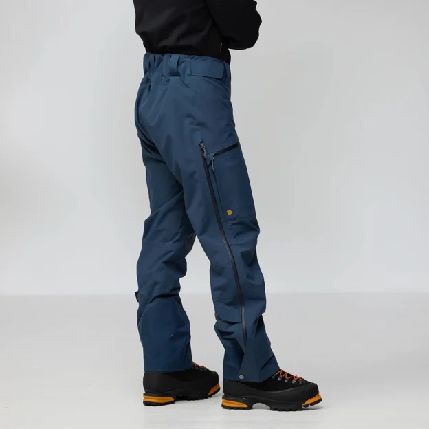 Fjällräven Bergtagen GTX Pro Trousers M Men’s Mountaineering trousers Model Model side 94354