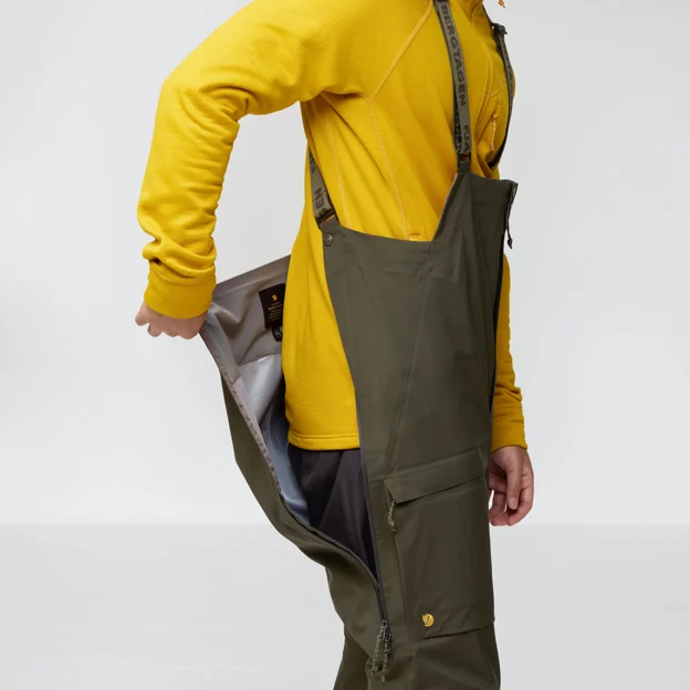 Fjällräven Bergtagen GTX Touring Bibs M Men’s Mountaineering trousers Model Angle F 94308