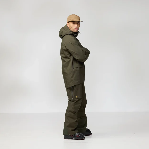 Fjällräven Bergtagen GTX Touring Jacket M Men’s Mountaineering jackets Model Model side 94201
