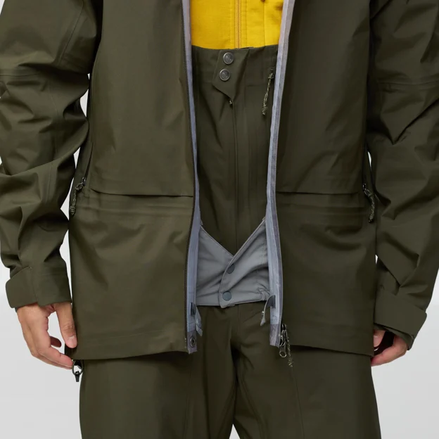 Fjällräven Bergtagen GTX Touring Jacket M Men’s Mountaineering jackets Model Angle K 94196