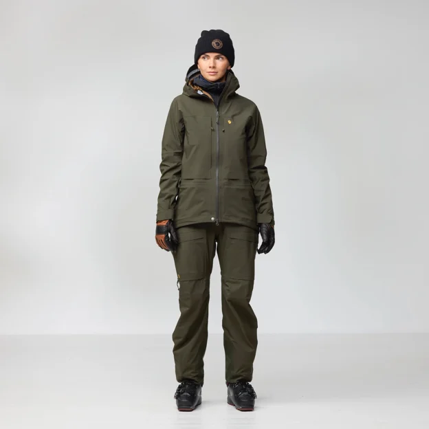 Fjällräven Bergtagen GTX Touring Jacket W Women’s Mountaineering jackets Model Model front 94251