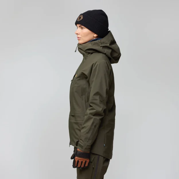Fjällräven Bergtagen GTX Touring Jacket W Women’s Mountaineering jackets Model Model side 94403