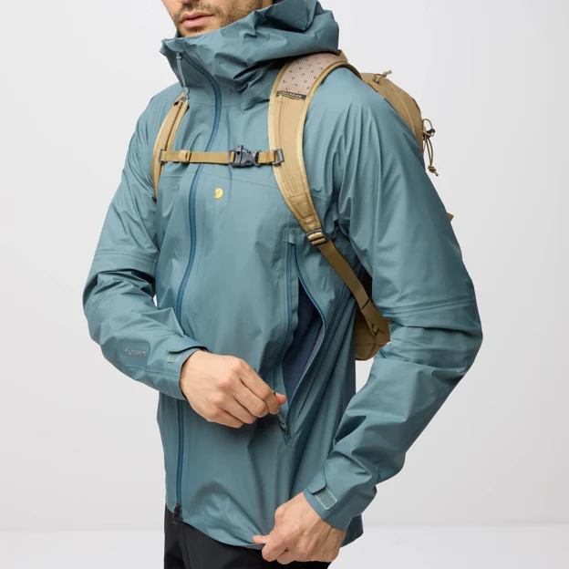 Fjällräven Bergtagen GTX lite Jacket M Men’s Mountaineering jackets Model Angle L 99987