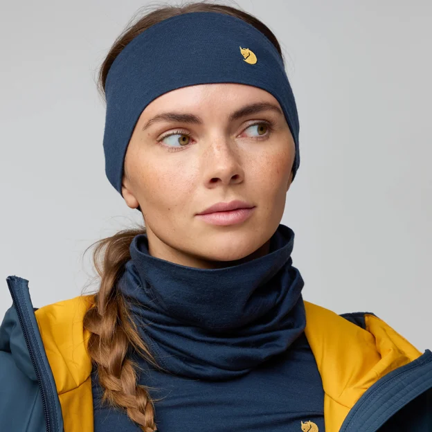 Fjällräven Bergtagen Merino Neck Gaiter Unisex Other accessories Model Angle F 94636