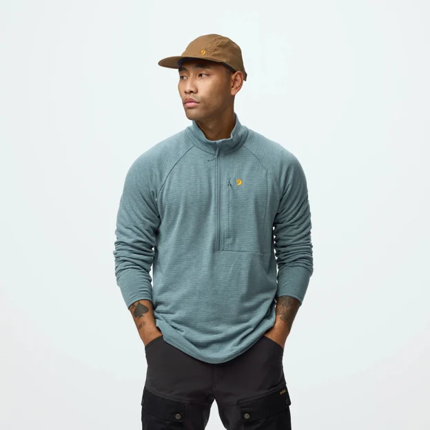 Fjällräven Bergtagen Midlayer Half Zip M Men’s Fleeces Model Angle F 120295