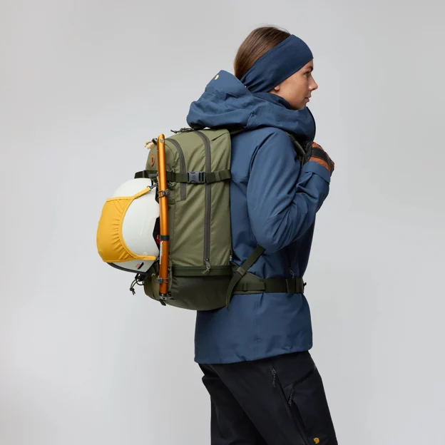 Fjällräven Bergtagen Touring 22 Unisex Mountaineering backpacks Model Model side 94366