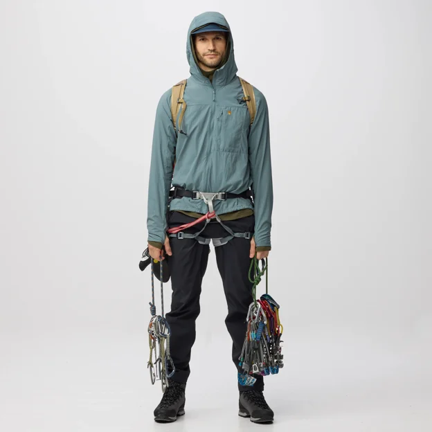 Fjällräven Bergtagen Windshell Jacket M Men’s Wind jackets Model Model front 101057