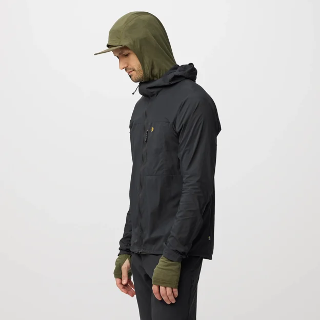 Fjällräven Bergtagen Windshell Jacket M Men’s Wind jackets Model Model side 101071