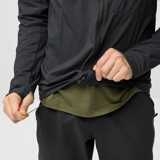 Fjällräven Bergtagen Windshell Jacket M Men’s Wind jackets Model Angle J 101058