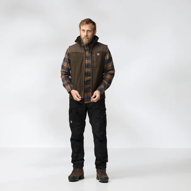 Fjällräven Buck Fleece Vest M Men’s Vests Model Model front 86214