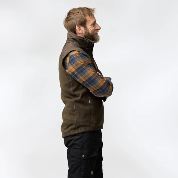 Fjällräven Buck Fleece Vest M Men’s Vests Model Model side 86216