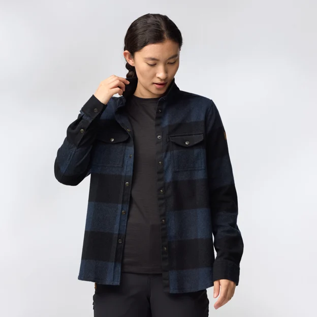 Fjällräven Canada Shirt W Women’s Shirts Model Angle M 86144