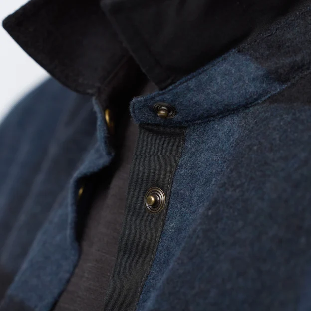 Fjällräven Canada Shirt W Women’s Shirts Model Angle O 86146