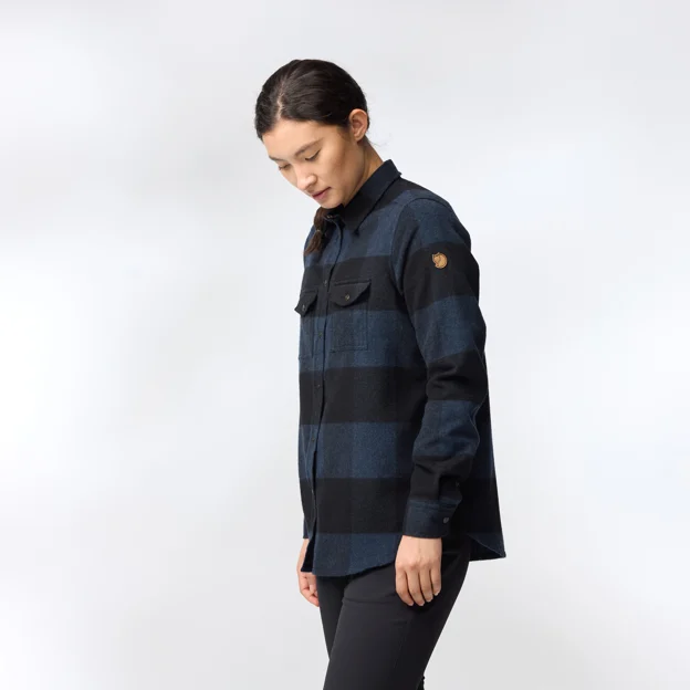 Fjällräven Canada Shirt W Women’s Shirts Model Model side 86136