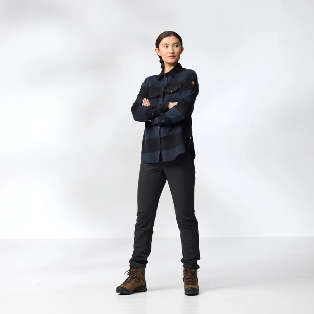 Fjällräven Canada Shirt W Women’s Shirts Model Angle I 86140