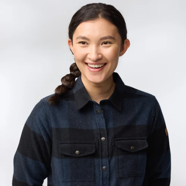 Fjällräven Canada Shirt W Women’s Shirts Model Angle J 86141