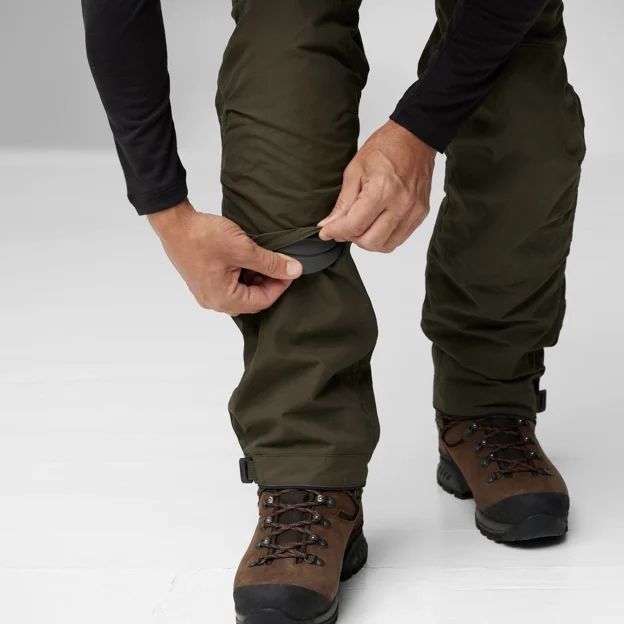 Fjällräven Drev Hybrid Trousers M Men’s Hunting trousers Model Angle K 85379