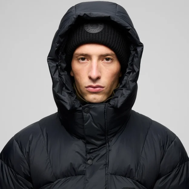 Fjällräven Expedition Down Jacket Black Edition M Men’s Down jackets Model Angle F 126164