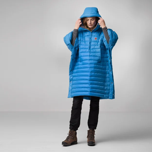 Fjällräven Expedition Down Poncho Women’s Down jackets Model Model front 68328