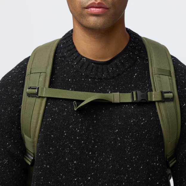 Fjällräven Färden Carry-On Pack 30 Unisex Daypacks Model Angle F 120043