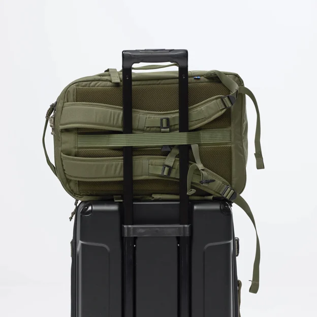 Fjällräven Färden Carry-On Pack 30 Unisex Daypacks Model Angle H 120055