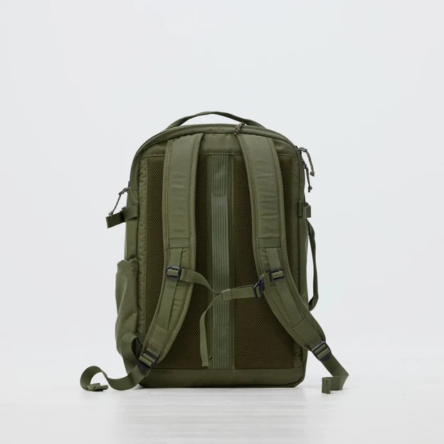Fjällräven Färden Carry-On Pack 30 Unisex Daypacks Model Angle L 120110