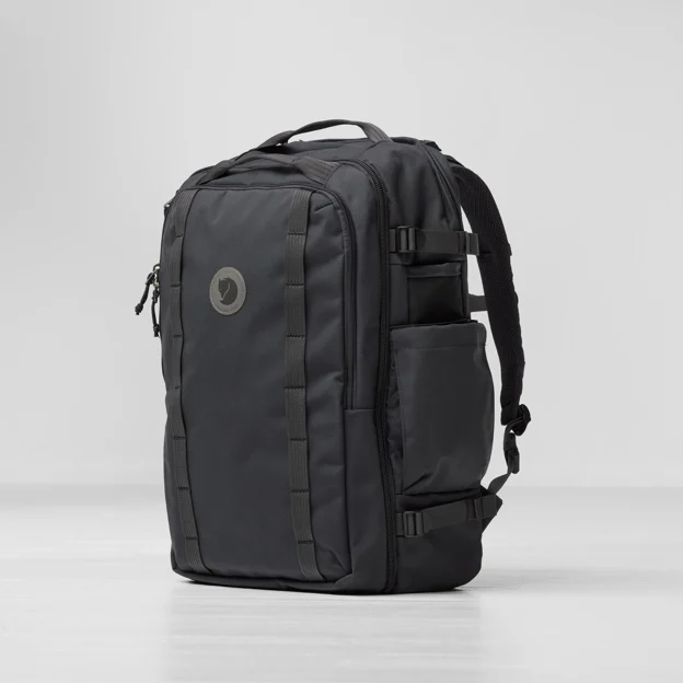 Fjällräven Färden Carry-On Pack Unisex Daypacks Model Angle J 89661
