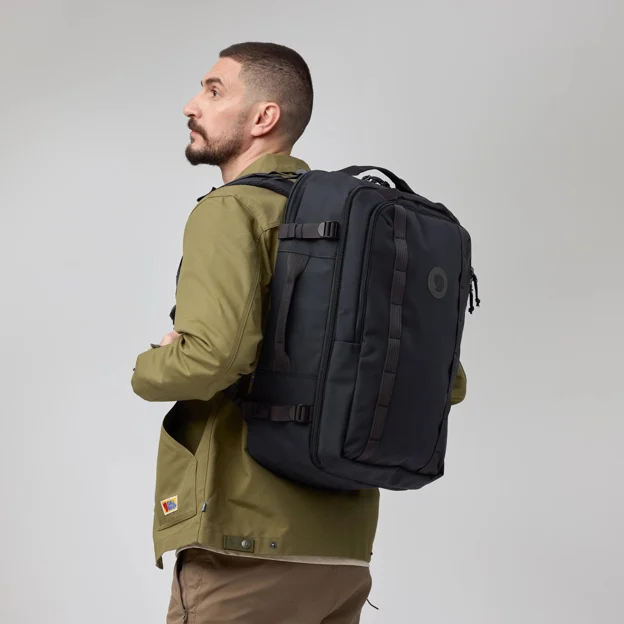 Fjällräven Färden Carry-On Pack Unisex Daypacks Model Model front 90302