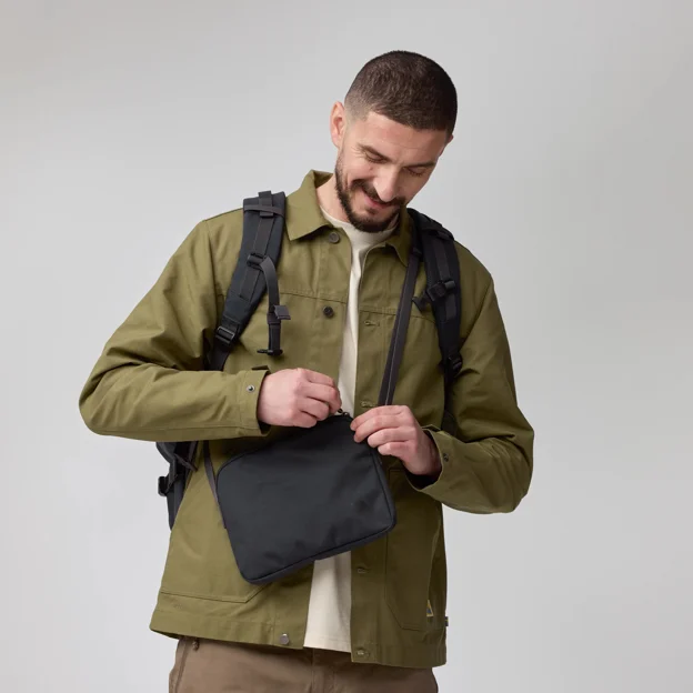 Fjällräven Färden Carry-On Pack Unisex Daypacks Model Angle F 90298