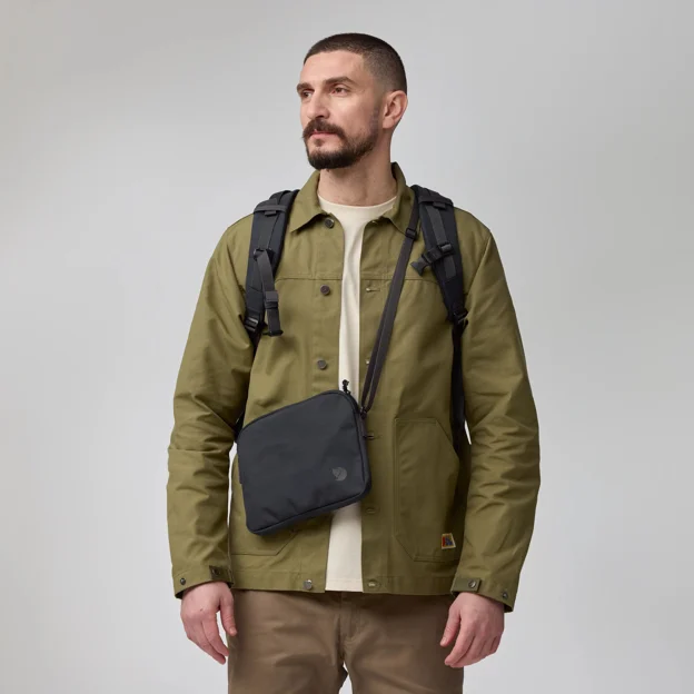 Fjällräven Färden Carry-On Pack Unisex Daypacks Model Angle G 90299