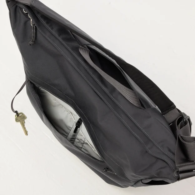 Fjällräven Färden Crossbody Unisex Shoulder bags Model Angle L 101125