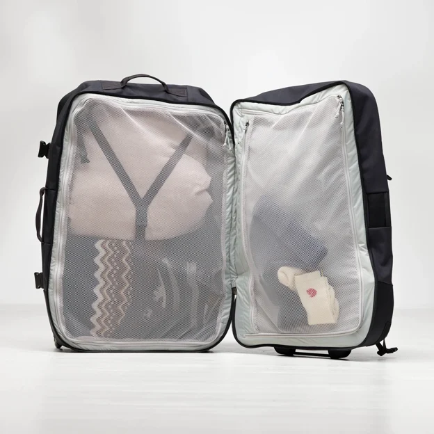 Fjällräven Färden Roller 120 Unisex Travel bags Model Angle J 121613