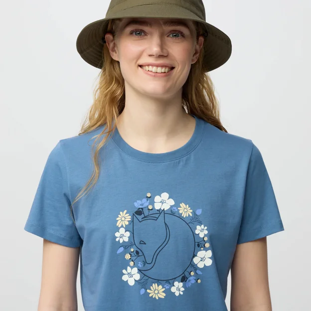 Fjällräven Fjällblomster Fox T-shirt W Women’s T-shirts & tank tops Model Angle F 101111