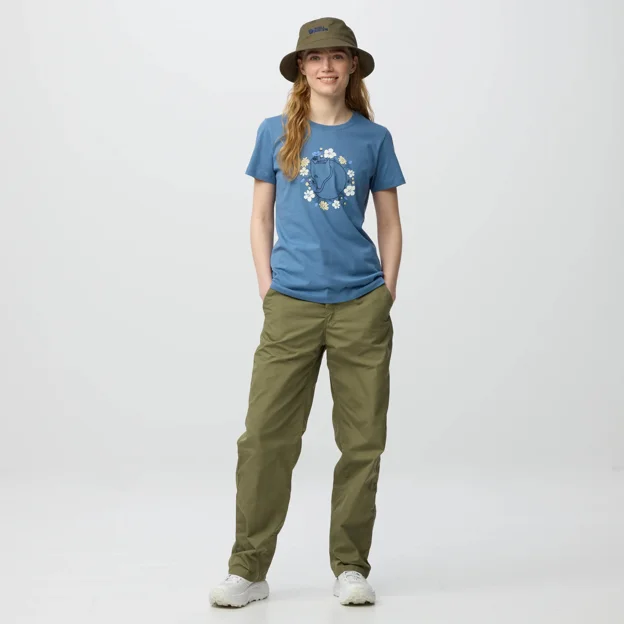 Fjällräven Fjällblomster Fox T-shirt W Women’s T-shirts & tank tops Model Angle G 101110