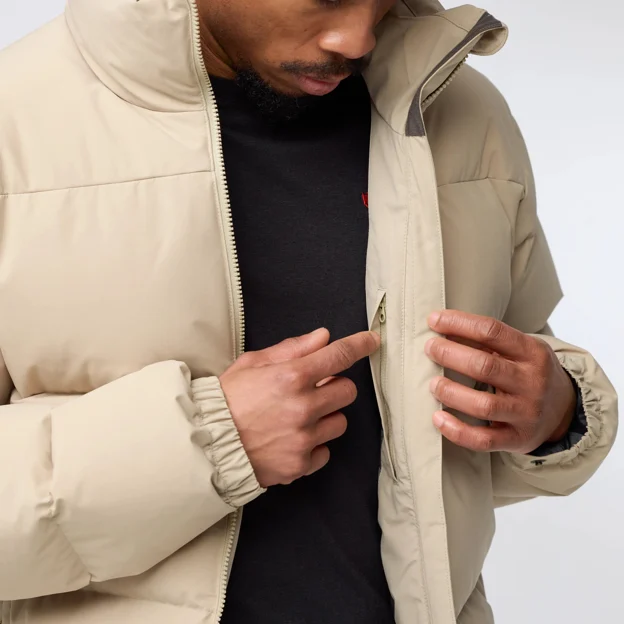 Fjällräven Fjällräven Kamas Lite Down Jkt M Men’s Down jackets Model Angle I 92684