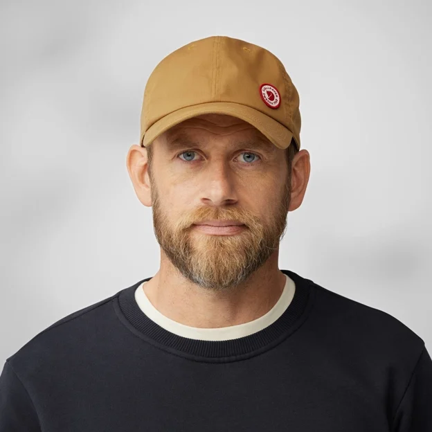 Fjällräven Fjällräven Logo Cap Unisex Caps, hats & beanies Model Model side 85448