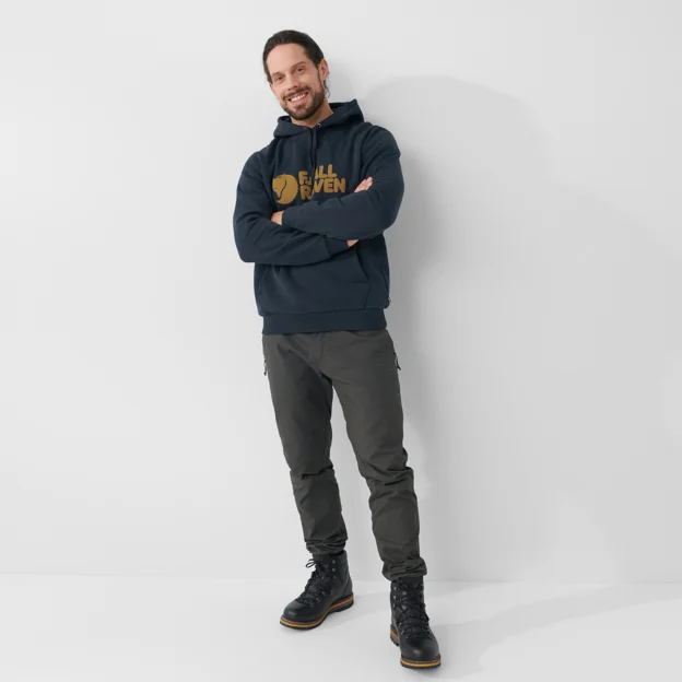 Fjällräven Fjällräven Logo Hoodie M Men’s Outlet Model Model front 60173