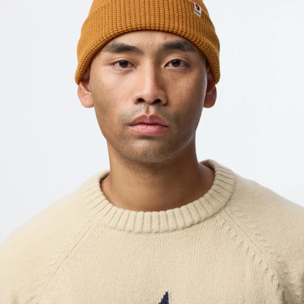 Fjällräven Fjällräven Logo Knit Sweater M Men’s Sweaters & knitwear Model Angle G 120115