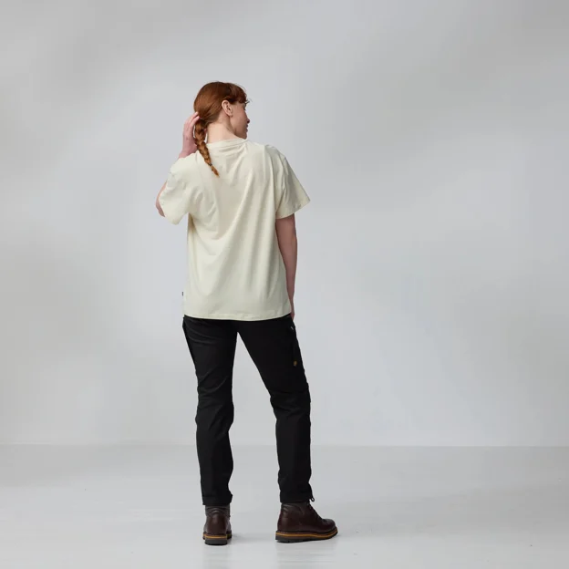 Fjällräven Fjällräven Relaxed T-shirt W Women’s T-shirts & tank tops Model Model back 89869