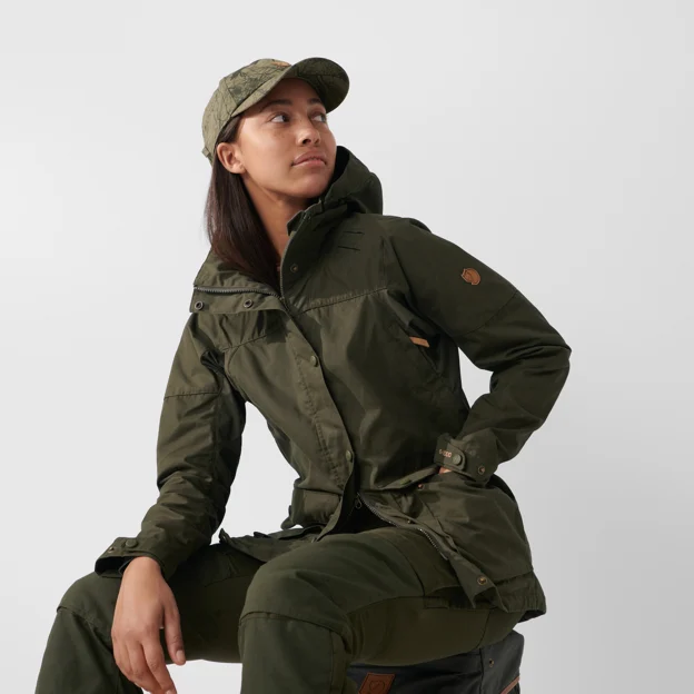 Fjällräven Forest Hybrid Jacket W Women’s Hunting jackets Model Model front 60178
