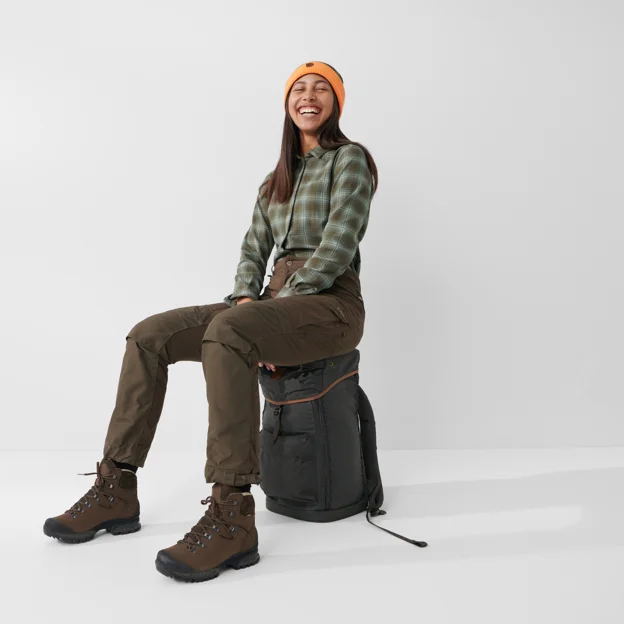 Fjällräven Forest Hybrid Trousers W Women’s Hunting trousers Detail Angle F 60188
