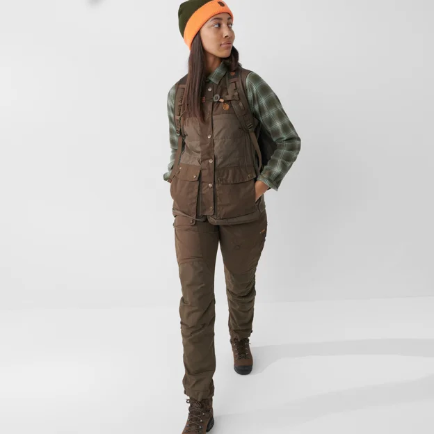 Fjällräven Forest Wool Padded Vest W Women’s Hunting jackets Model Model front 60192