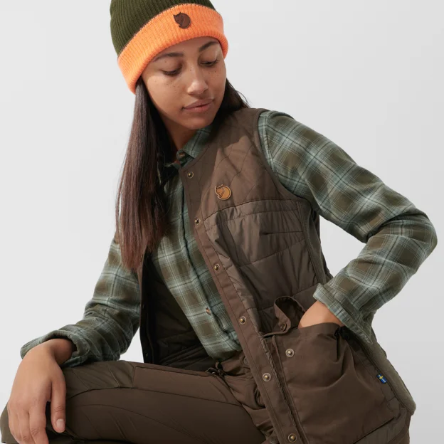 Fjällräven Forest Wool Padded Vest W Women’s Hunting jackets Detail Angle G 60195