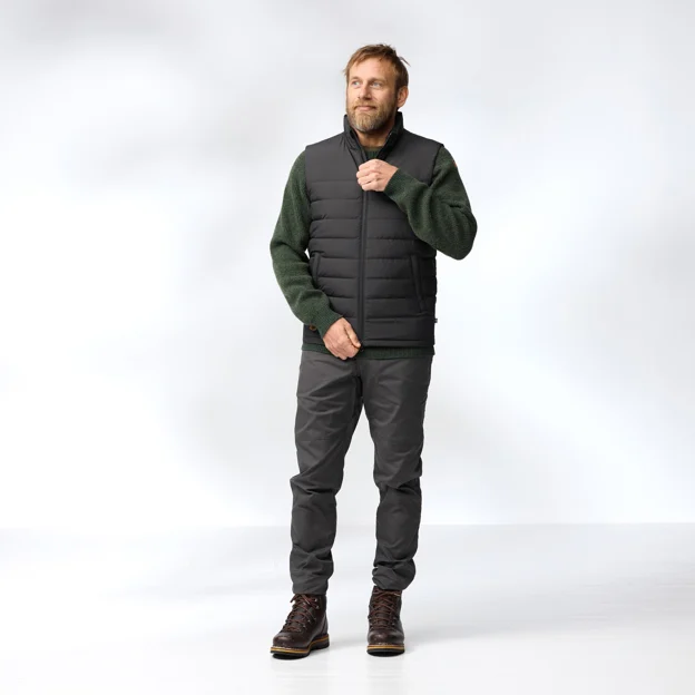 Fjällräven Greenland Down Liner Vest M Men’s Down jackets Model Model front 86229