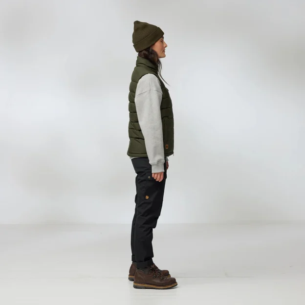 Fjällräven Greenland Down Liner Vest W Women’s Down jackets Model Model side 92790